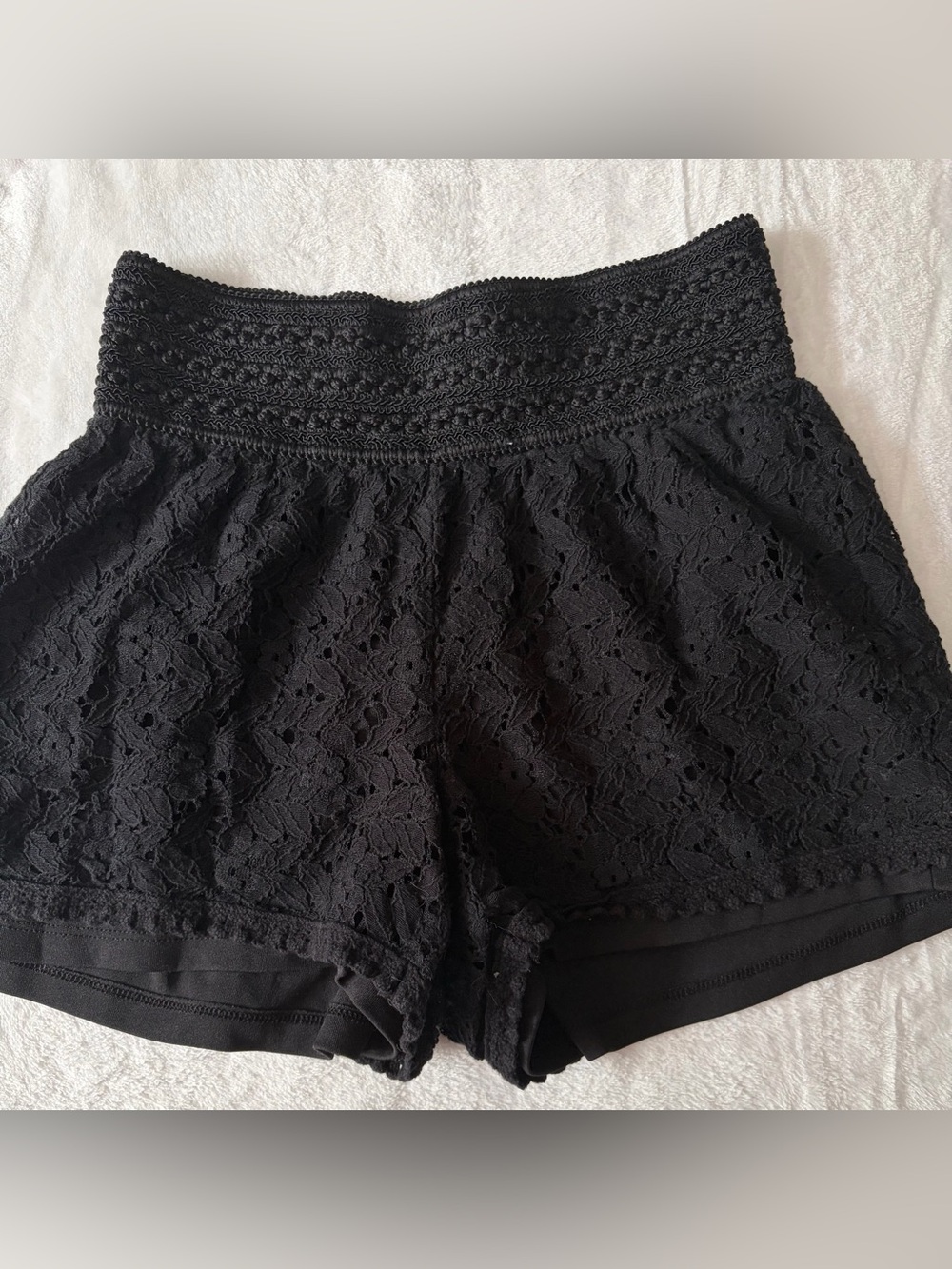 Maurices Women Boho Floral Lace Black Shorts - Smocked Waist Solid Lining Size S